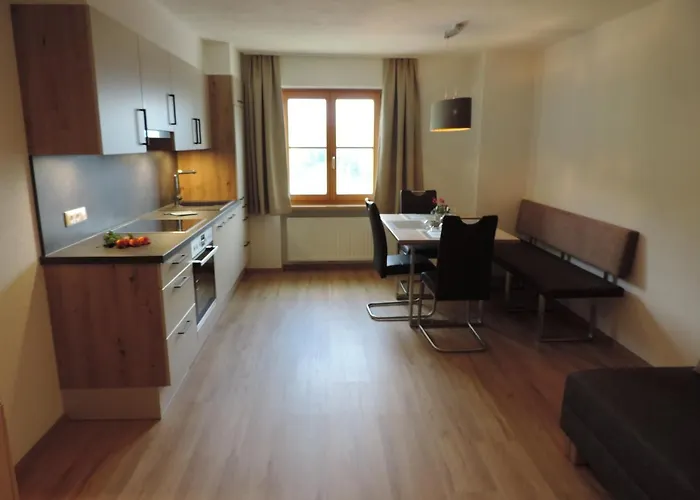 招待所 Burgschroffen